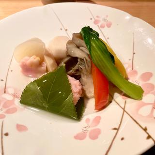 八彩弁当(日本料理 まるやまかわなか)