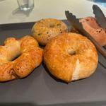 エブリシング(ごま・ペッパーベーグル)(green RABBIT BAGELS)