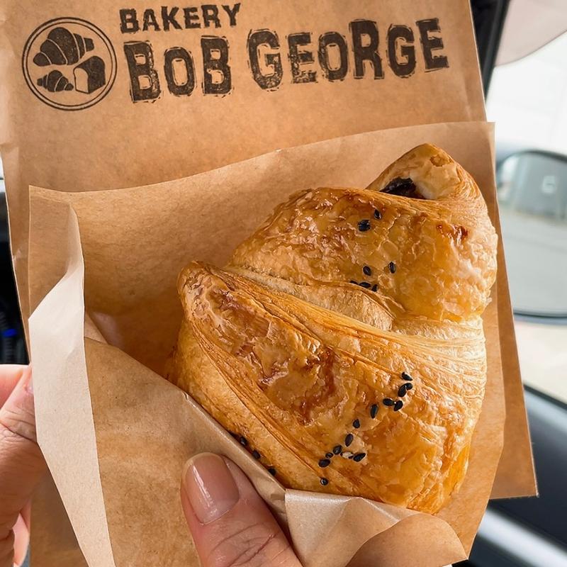 クリームチーズの胡麻のペースト(BAKERY BoB GEoRGE（ベーカリー ボブ★ジョージ）)