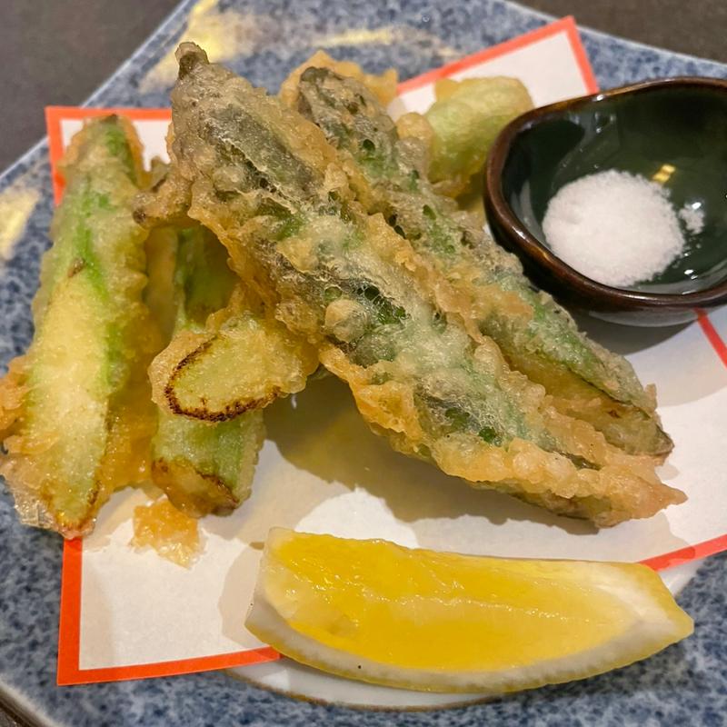 アスパラの天ぷら(炭焼炉ばた くし路 すすきのビル店)