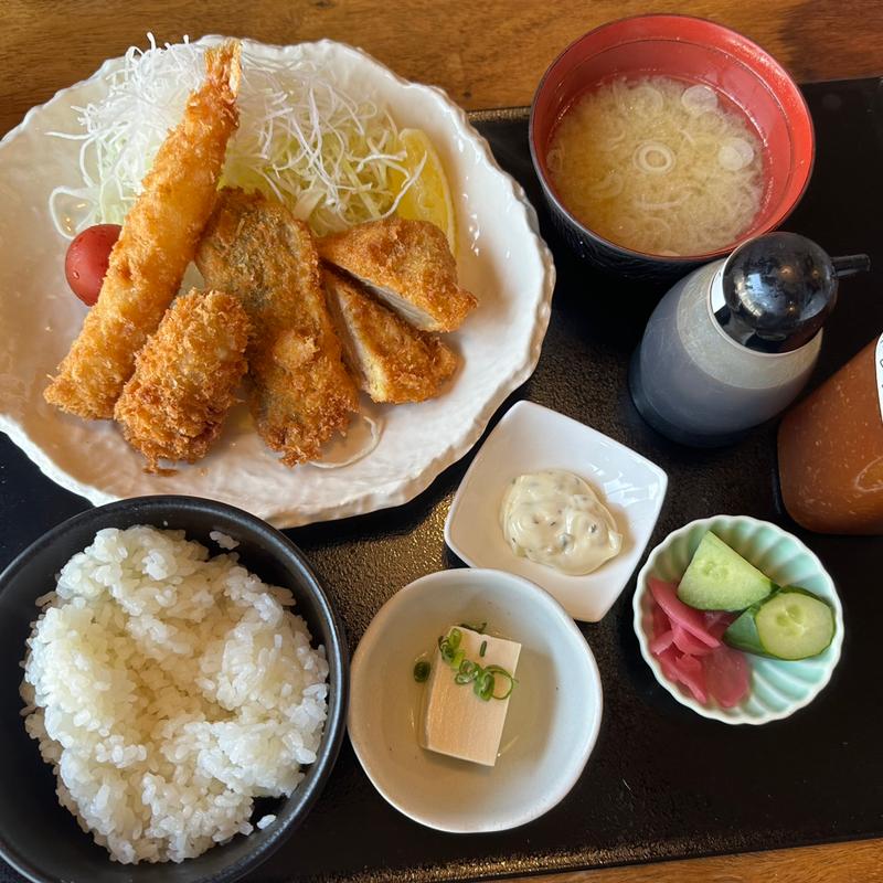 (鮪どんや （築地魚河岸）)