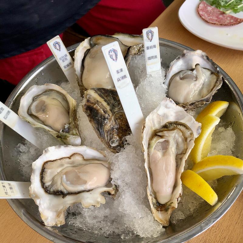 牡蠣の盛り合わせ(オイスターラバーズ)