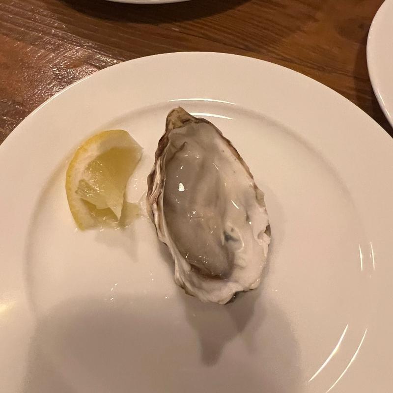 無人島生牡蠣(TRATTORIA PIZZERIA 207)