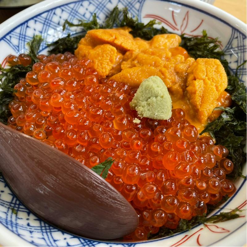 イクラウニ丼(花房食堂)