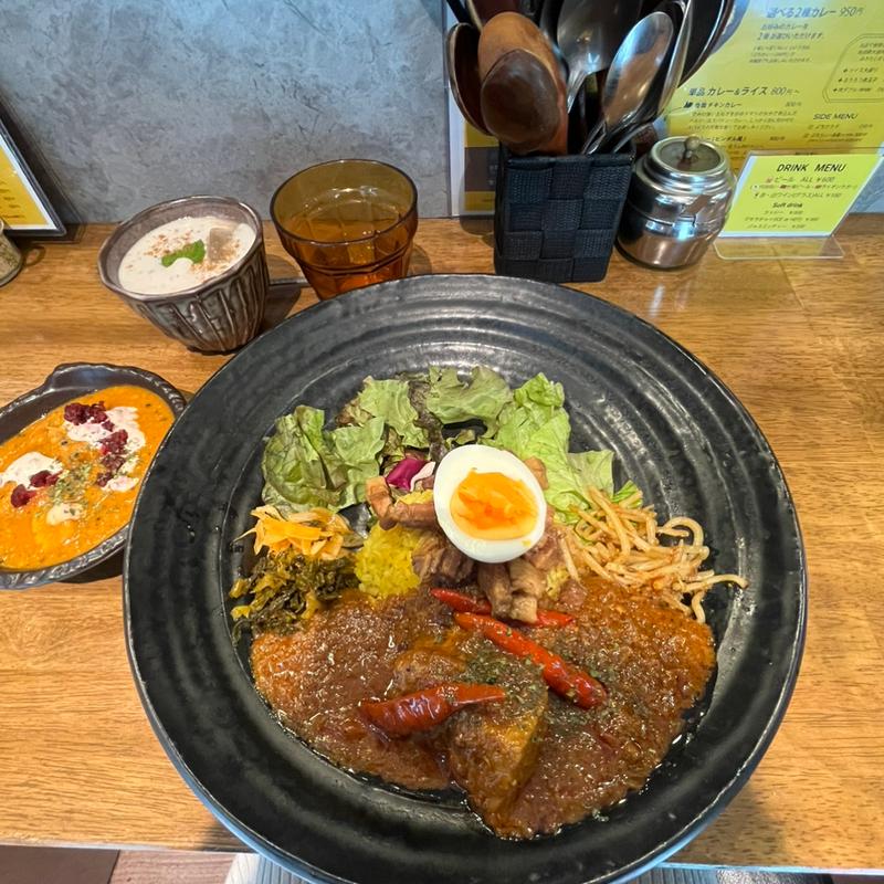 ろかプレート（限定Gekikara Week豚バラカレー）ぷちカレー（ホタテカレー柴漬けタルタル）(SPICY CURRY 魯珈 （スパイシーカレー ろか）)