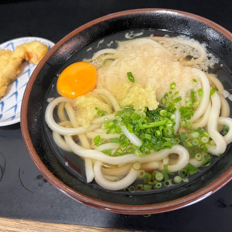 かけうどん+生卵+とり天(松下製麺所)