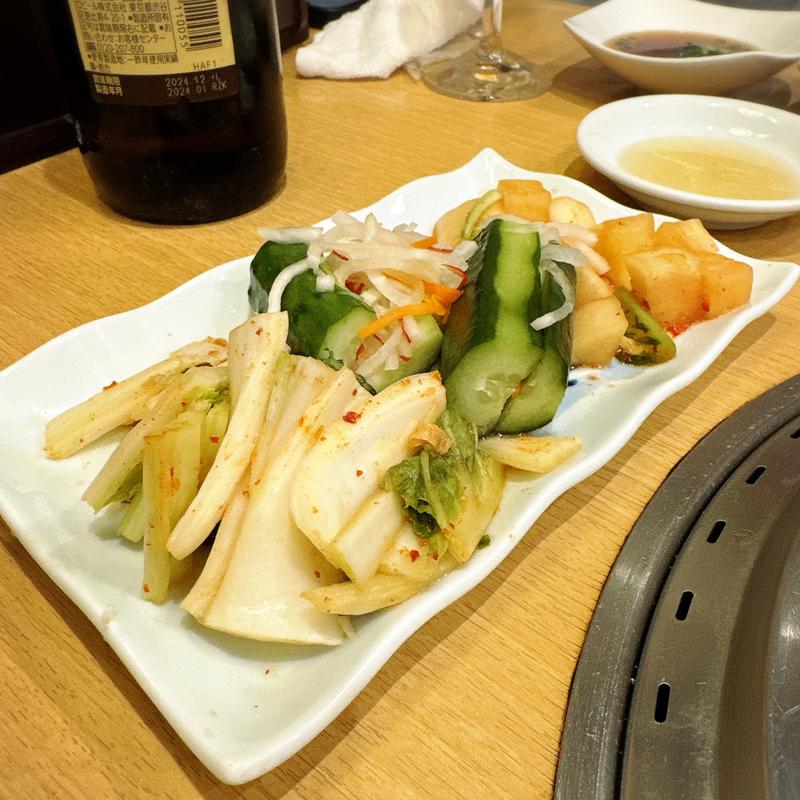 キムチ盛り合わせ(金竜山 （キンリュウサン）)