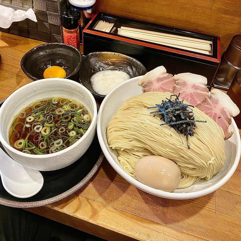 煮干し風味の冷たいつけそば 大 2玉増し 卵黄 とろろ(清麺屋 )