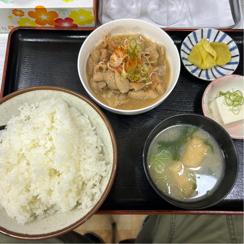 煮込み定食(千代田しらかばラーメン )