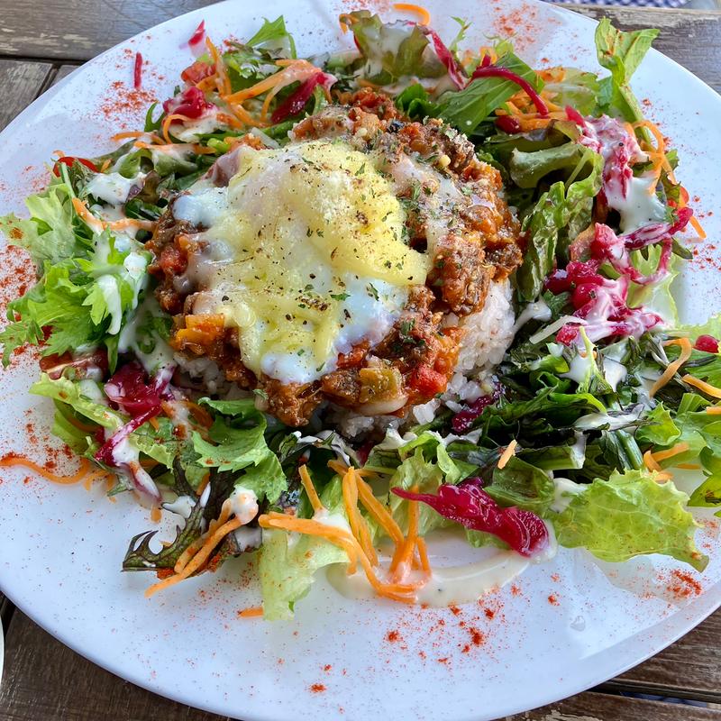 かずさ和牛とタップリ彩り野菜のタコライス(入母屋珈琲)