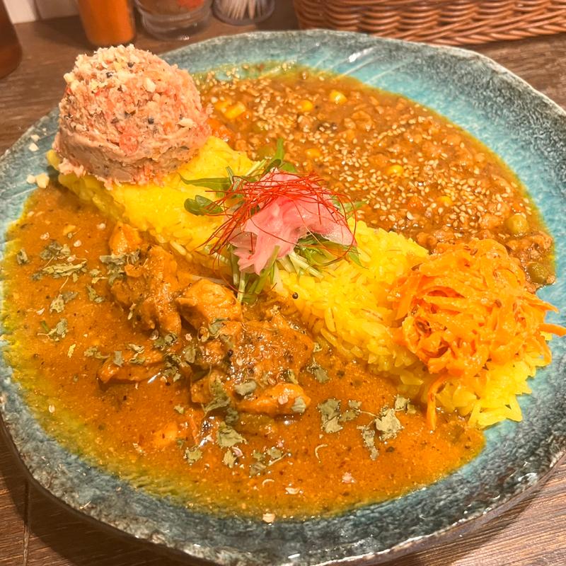 2種盛り(チキンカレー・麻辣キーマ)+エビポテラサ(スパイシーカリーハウス半月)