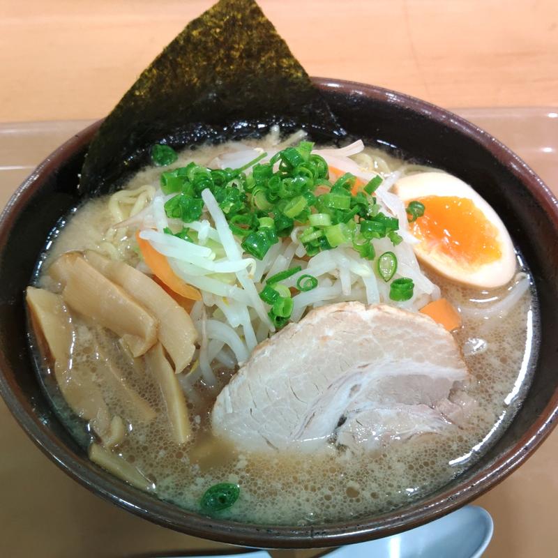 束稲山ラーメン(陸奥屋 （ミチノクヤ）)