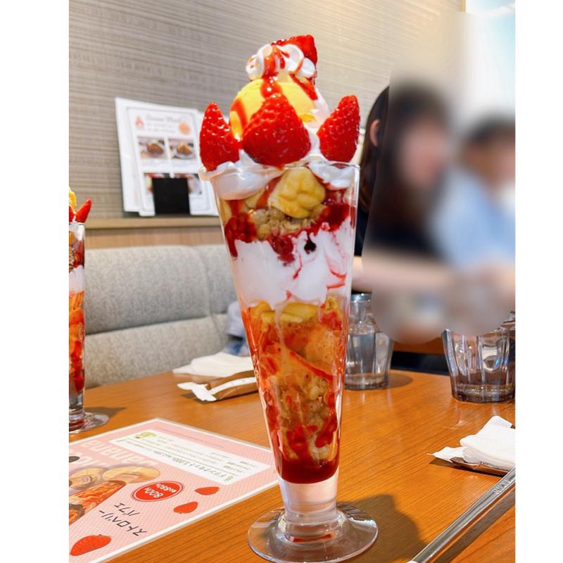 ストロベリーパフェ(さかい珈琲 京都園部店)