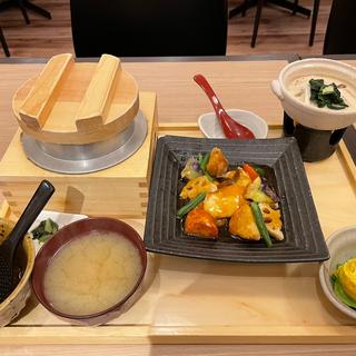 旬魚と野菜の健康黒酢あんかけ定食