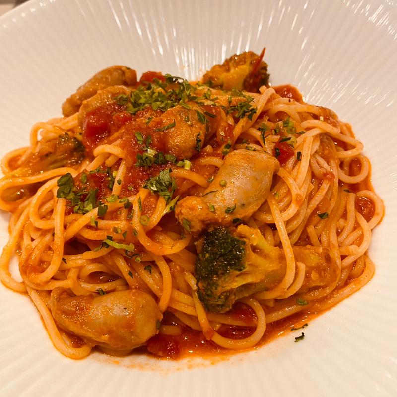 サルシッチャとブロッコリーのアラビアータ(イタリアンダイニング DoNA 経堂コルティ店)