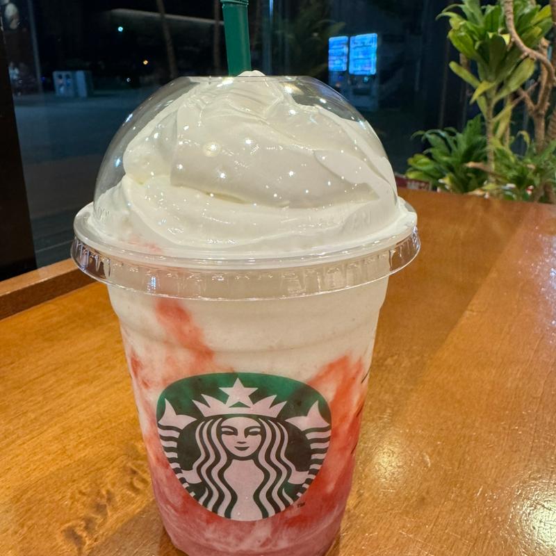 スターバックス ストロベリー フラペチーノ®(スターバックスコーヒー 三木サービスエリア(下り線)店)