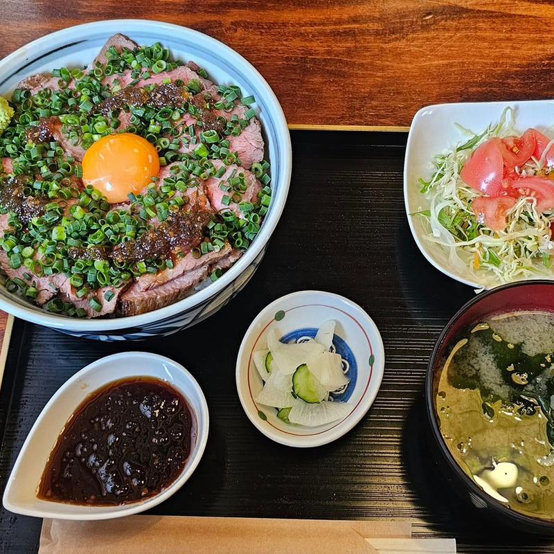 ローストビーフ丼 大盛り(サンごはん)