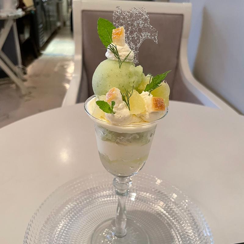 ハーブと文旦のパフェ(unplato)