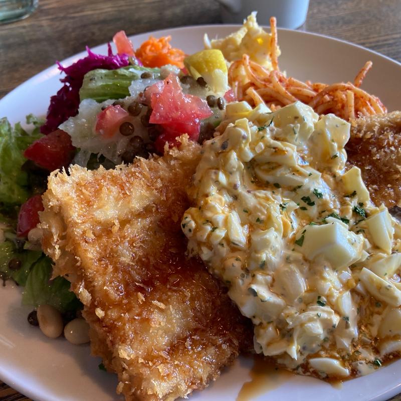 白身魚フライのタルタルソース(ガンボ)