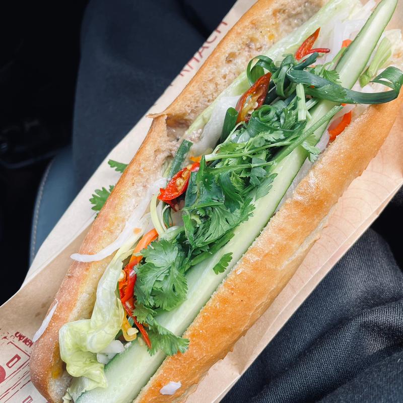 バインミー　レモングラス香る豚焼肉(バインミーパテ ベトナムサンドイッチ)