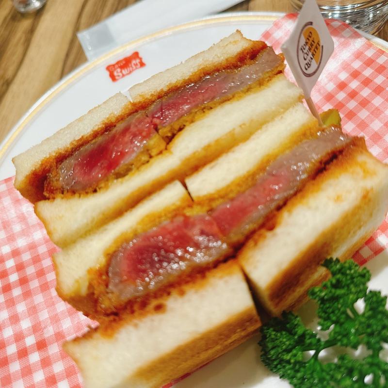 牛カツカレーサンド(銀座スイス八重洲店（八重洲地下街）カレー専門店)