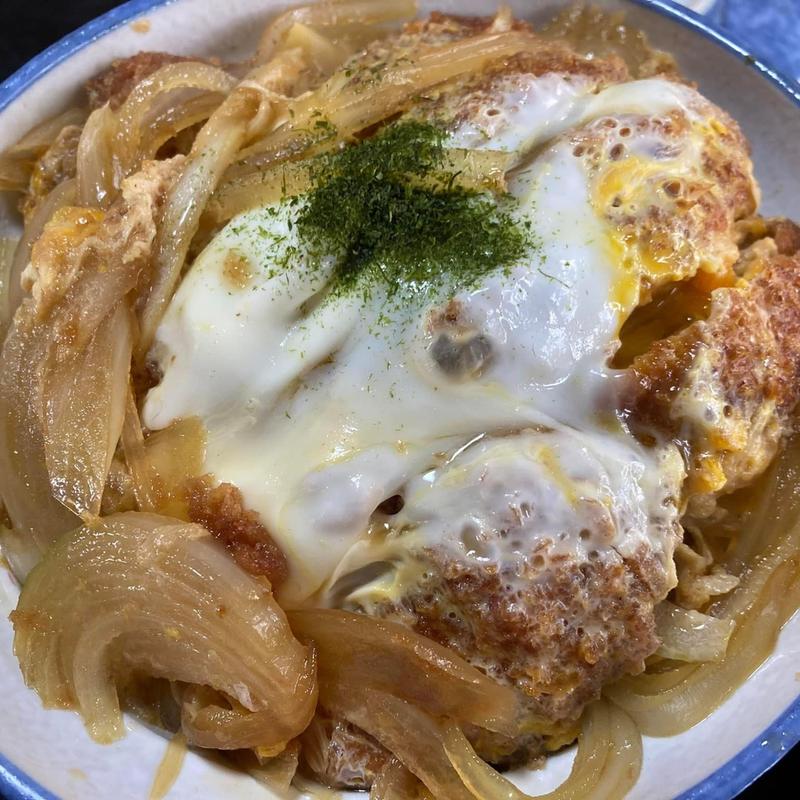 煮込みかつ丼(お食事処おかもと食堂)
