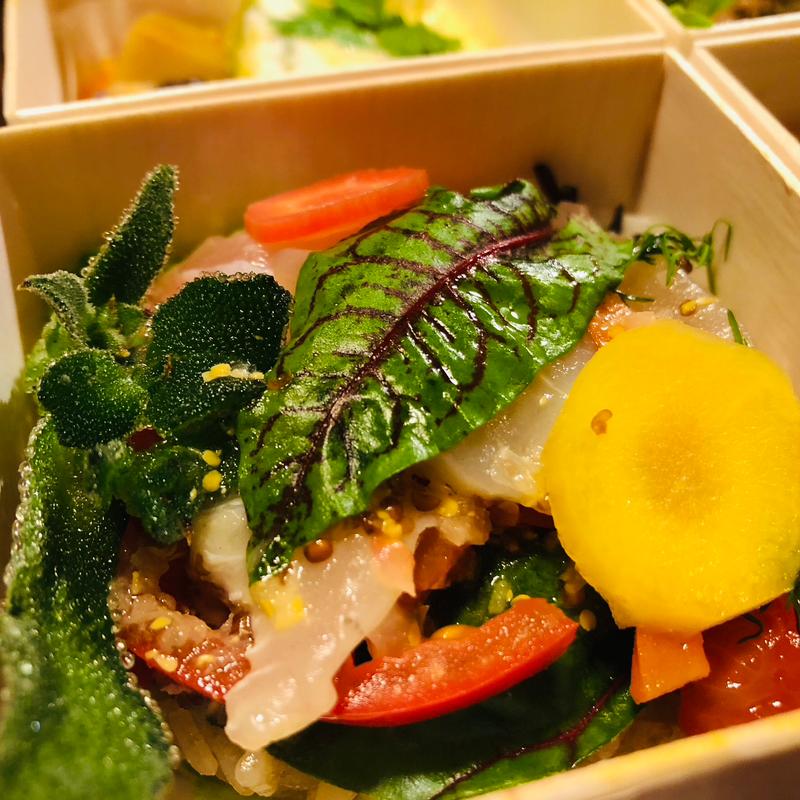 鮮魚のカルパッチョ寿司_36ぷらす3 フレンチ松花堂弁当(フランス厨房 旬彩 中央駅店 )
