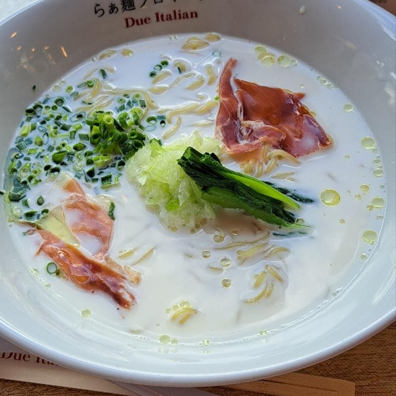 白いらぁめん(らぁ麺フロマージュ)