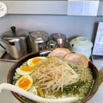 塩具だくさんあーめん(塩らーめん、野菜)