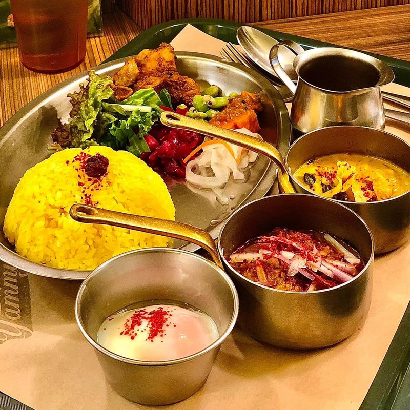 今月のあいがけカレー2種(ヤミーズ 旧ヤム邸)