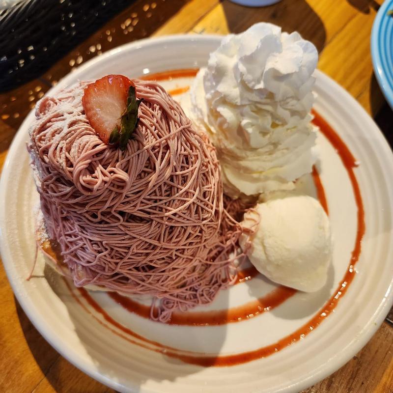 イチゴモンブランパンケーキ(コナズ珈琲成城)