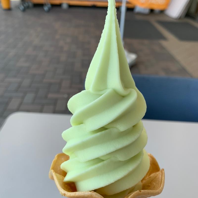 シャインマスカットソフト(桜織のりとるきっちん （サオリノリトルキッチン【旧店名】道の駅「富士吉田」ソフトクリーム）)