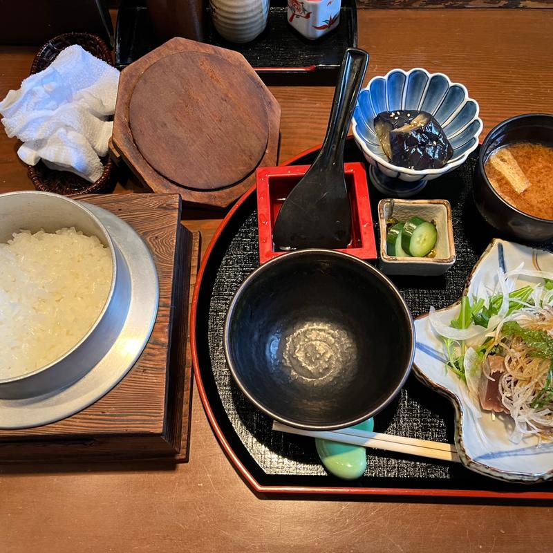 日替わり鮮魚定食（かつおたたき）(銀しゃりや)