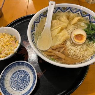 塩ワンタン麺、ミニチャーハン、餃子2個(揚州商人 横浜スタジアム前店)
