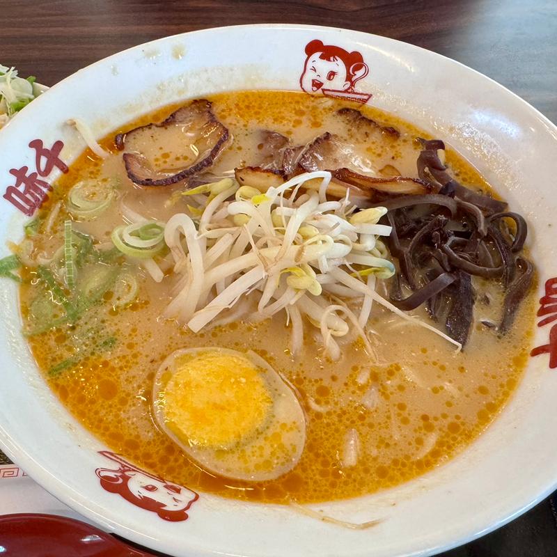 味千ラーメン　野菜乗せ(味千ラーメン 国体通り店 （あじせんらーめん）)