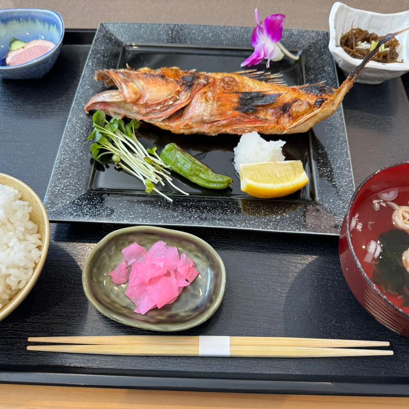 焼魚定食(女川魚市場食堂 )