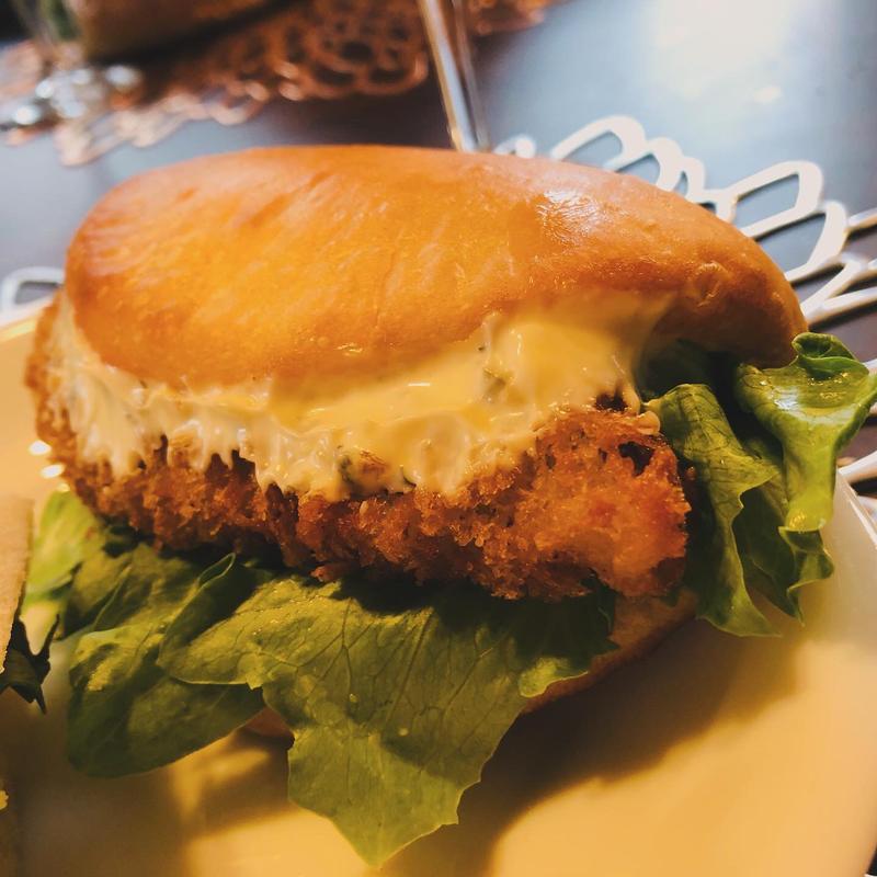 フィッシュバーガー(ア・ターブル 卸本町店)