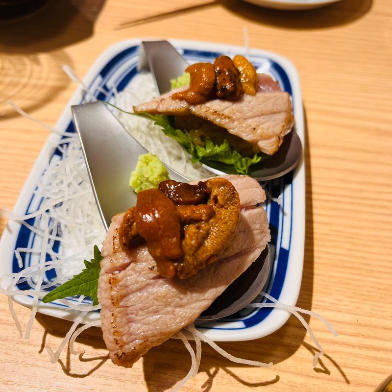 炙りトロ雲丹のせ(寿司トおでんにのや 大門店)