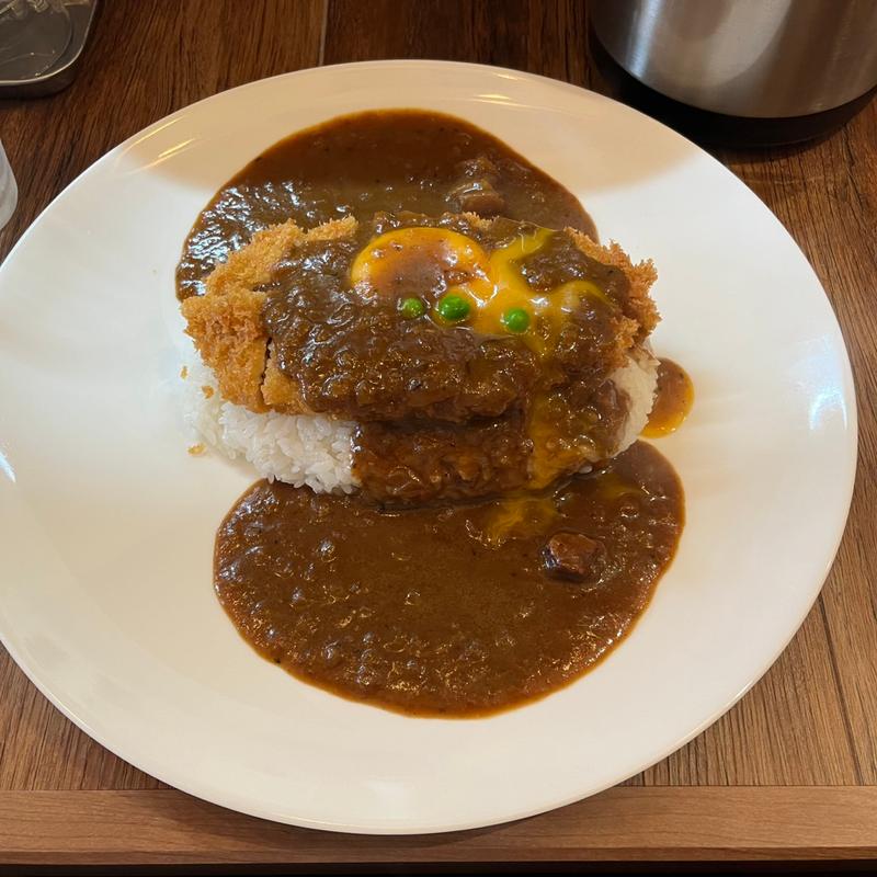 とんかつカレー（生卵トッピング）(PEACE CURRY（ピースカレー）)