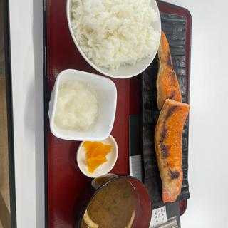 鮭ハラス定食(四日市ヒモノ食堂 鈴鹿店)