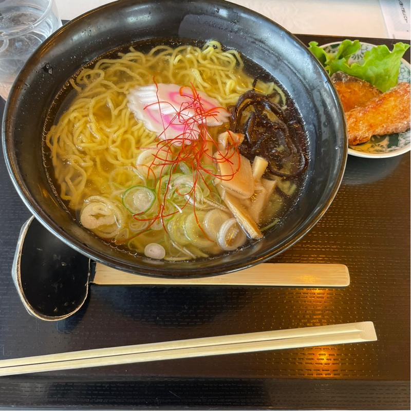 男鹿の塩ラーメン(東洋一の海岸線にある男鹿のレストラン)