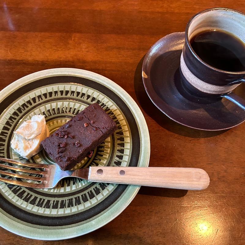 カカオニブとマヤナッツソルトの米粉ブラウニー(コンブリオ )