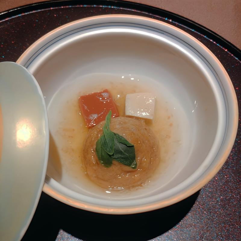 蓮根饅頭と旬野菜の炊き合わせ(日月火 銀座店)