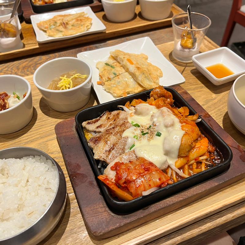 Aセット(チーズタッカルビ・サムギョプサル)(韓美膳(ハンビジェ) ららぽーとTOKYO-BAY店)