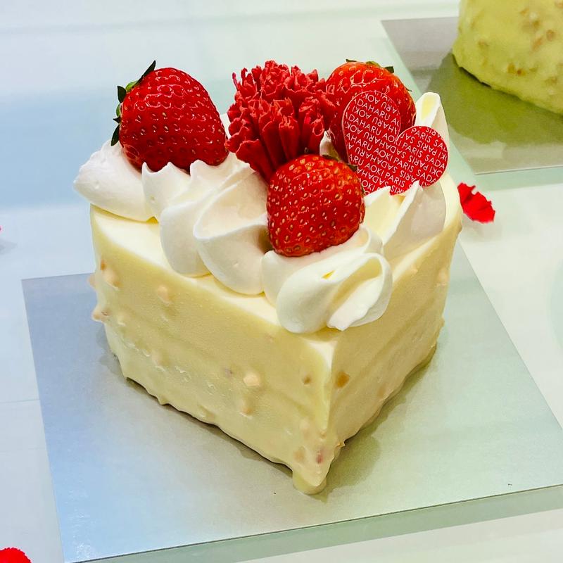 クールガトーフレーズ(パティスリー・サダハル・アオキ・パリ 新宿伊勢丹店)