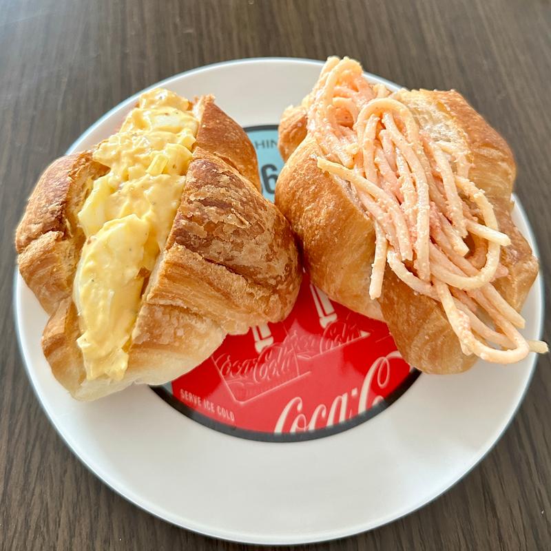 塩バタークロワッサンサンド(たまご、明太パスタ)(ベルクス 東墨田店)