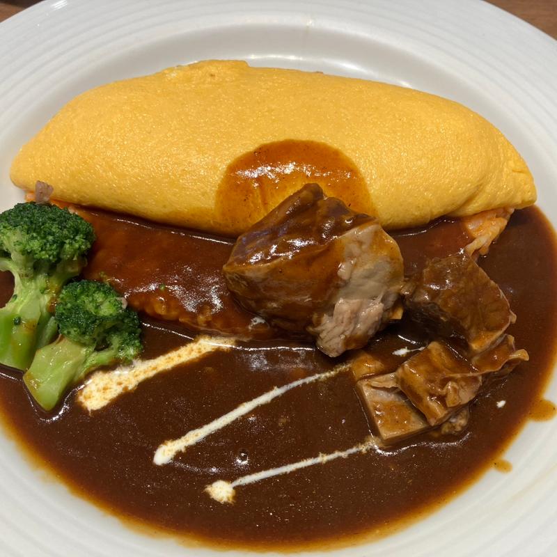 オムライス　シチューがけ(ふわとろオムライス デリシュ・ウフ)