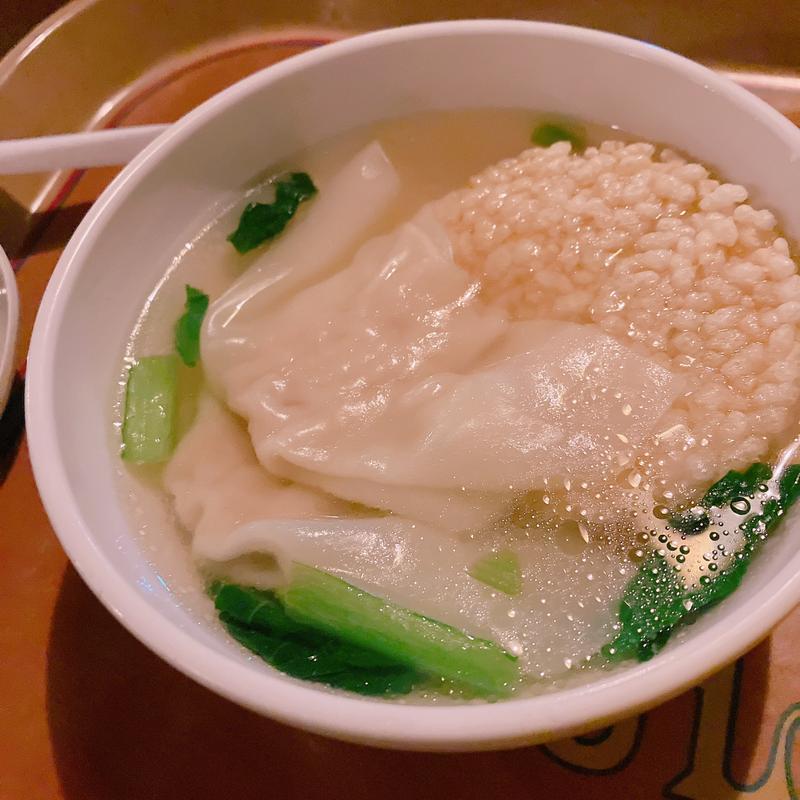 おこげとワンタンのスープ(ヴォルケイニア・レストラン)