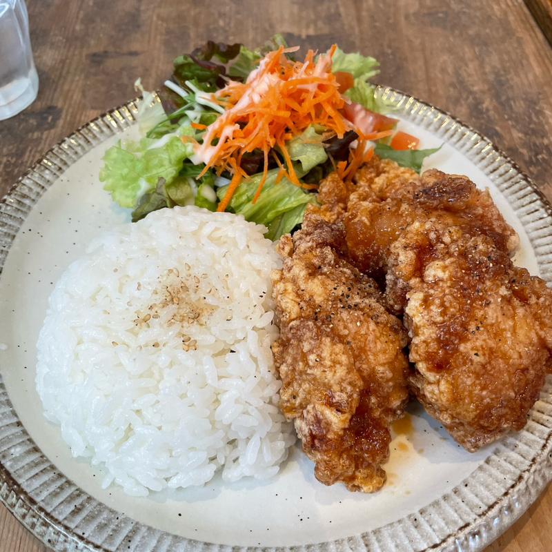 鶏のから揚げ黒こしょうダレ定食(CAFE FLAっと)