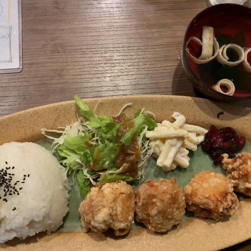 とりの唐揚げ定食(フルムーン)